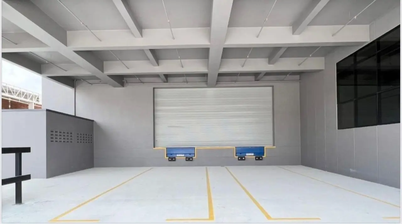 Two loading docks at the I-Tech Valley factory