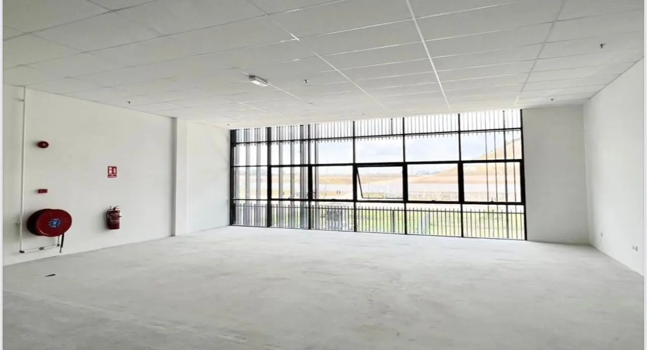 Office floor with full-height windows at the I-Tech Valley factory