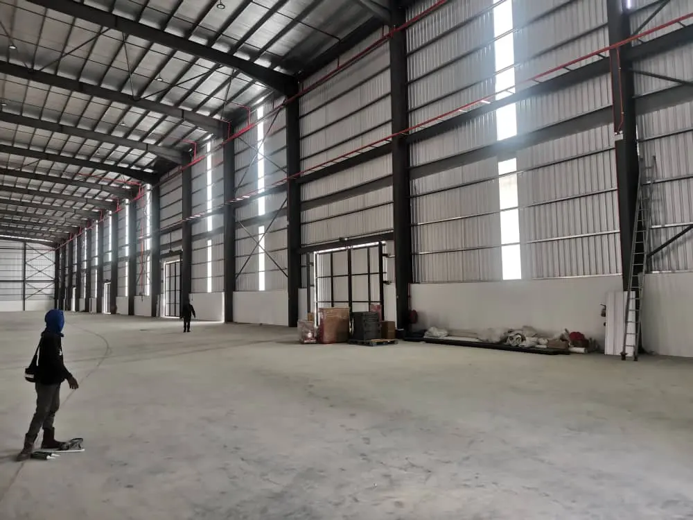 Warehouse side openings and floor area