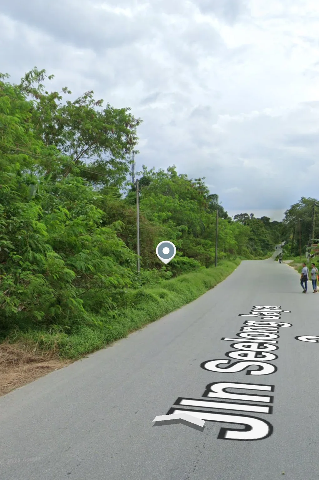 Supplied roadside reference for Zone E medium industrial land in Seelong; not a surveyed boundary