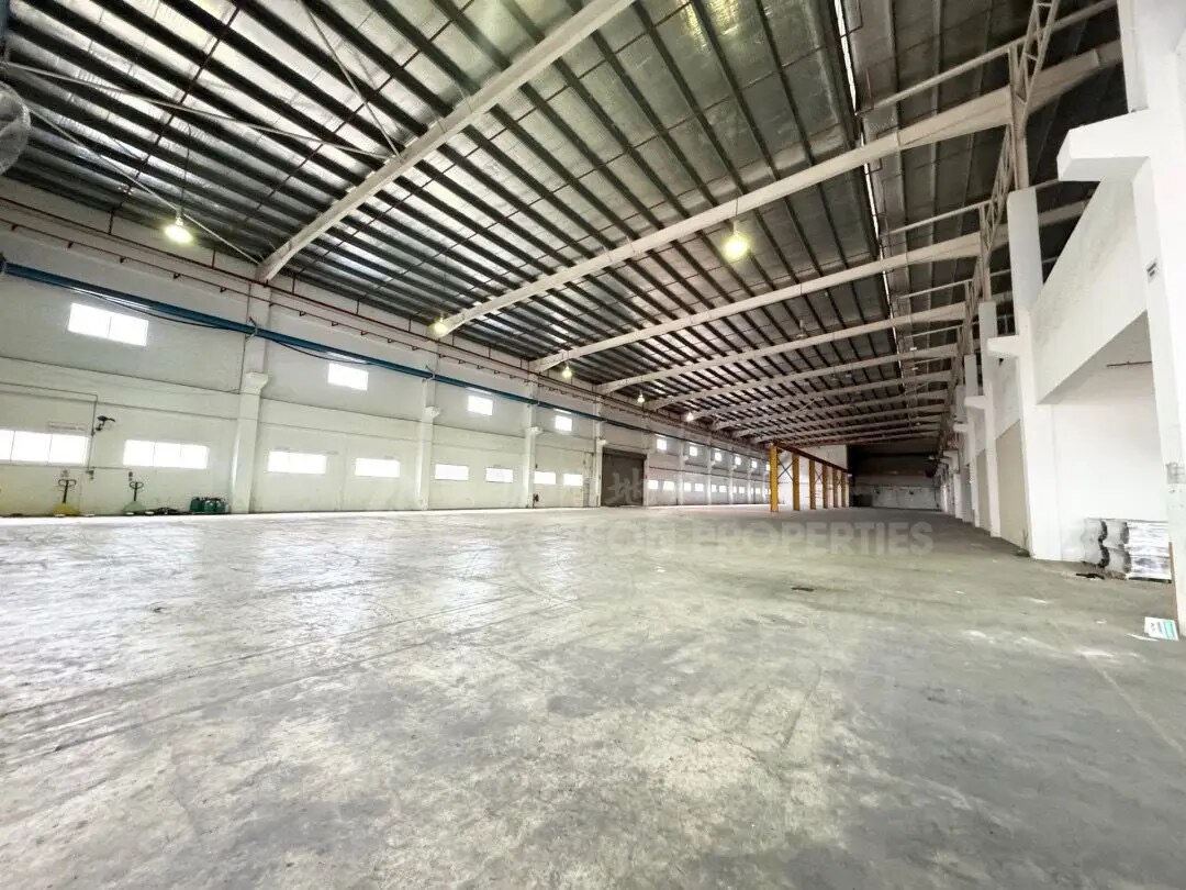Wide manufacturing floor inside the Senai factory